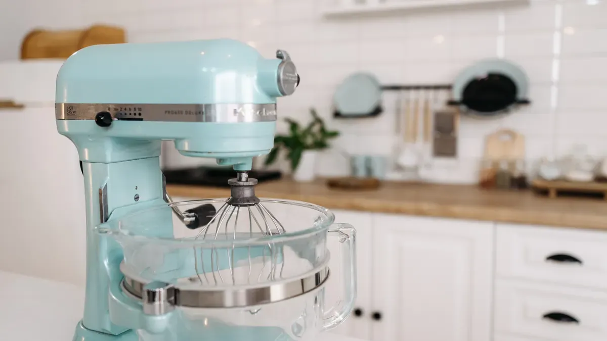 How does the Innovative Decoration Stand Mixer balance aesthetics and performance for modern kitchens?